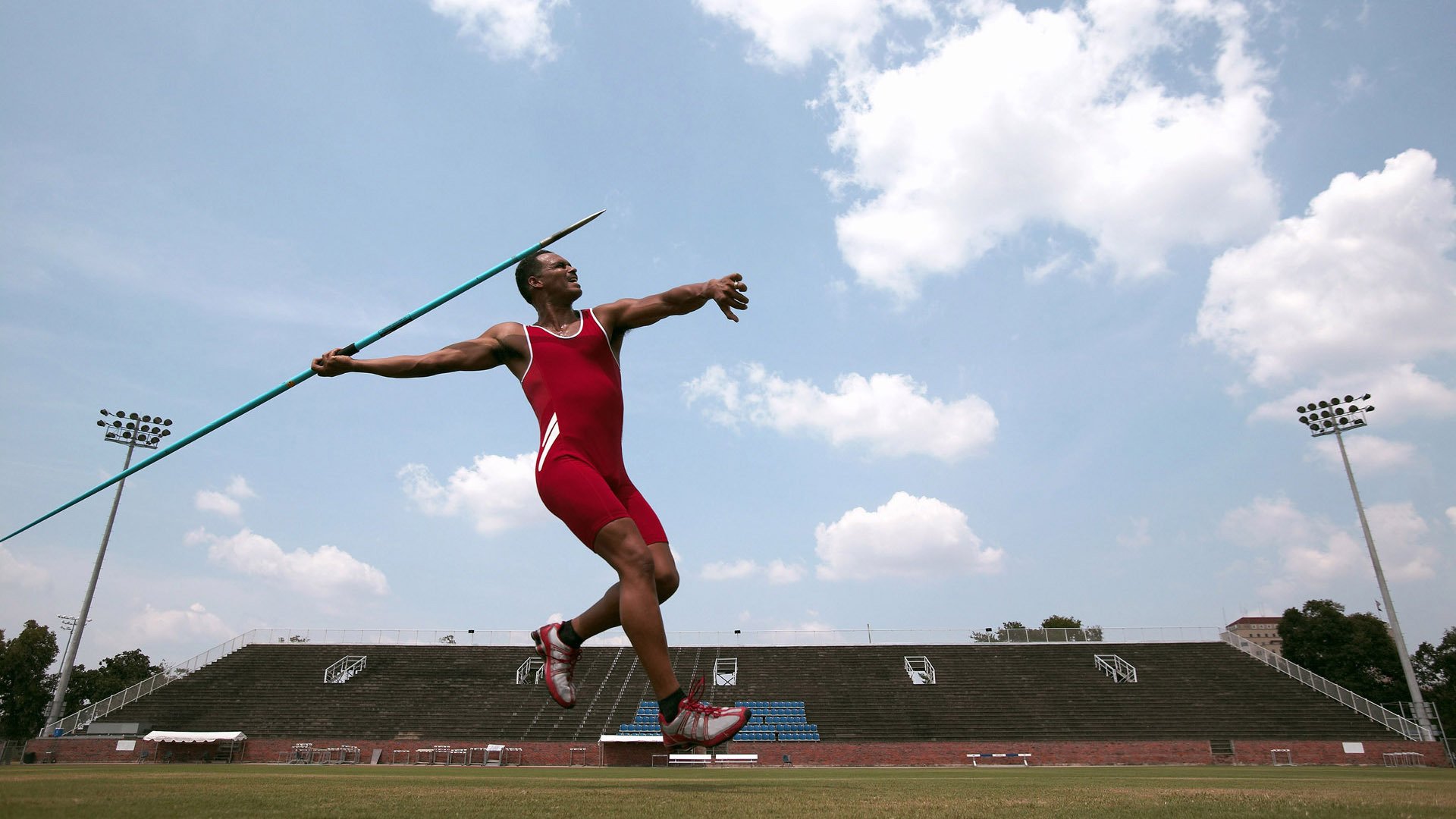 《电竞赛事现场纪实:记者带你一探究竟》,电竞赛事看点